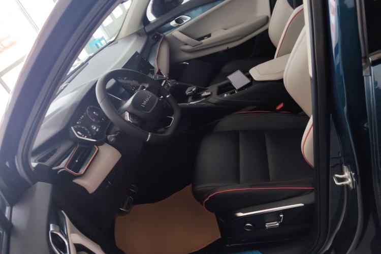 Used Lynk & Co 06 2021 1.5T Shero Pink Special Edition
