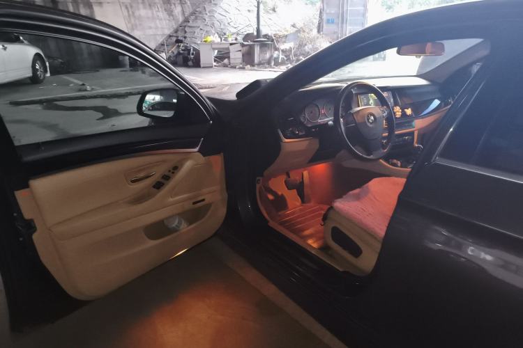 Used BMW 5 Series 2014 530Li Leading Model
