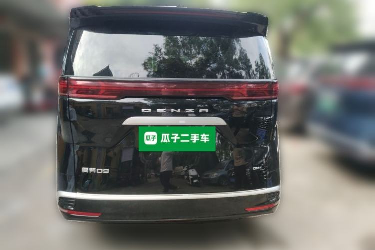 Used Denza D9 2022 DM-i 1040 Prestige Model