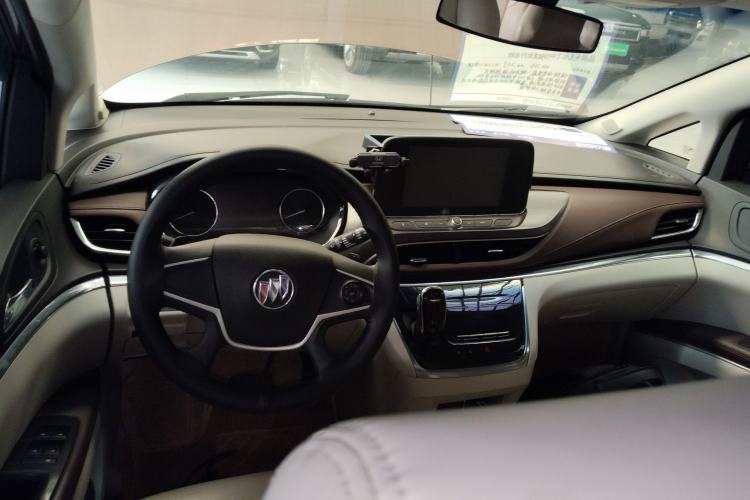 Used Buick GL8 2020 Land Cruiser Executive Class 652T Comfort Model
