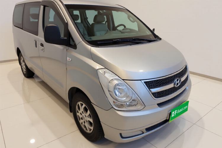 Used Hyundai H-1 Starex 2011 2.4L Luxury Edition Exterior 2