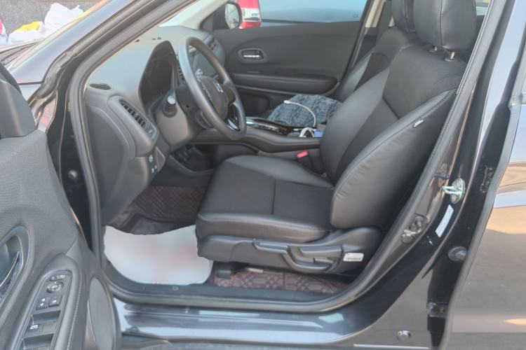 Used Honda Vezel 2022 1.5L CVT Phantom Night Pioneer Edition Left Front Seat