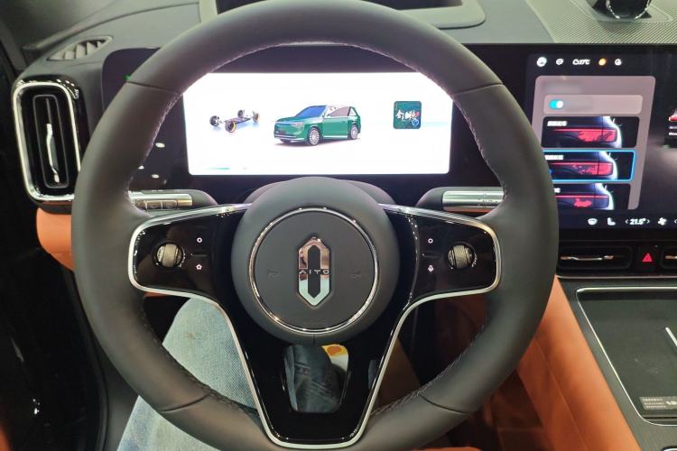 Used Hima AITO M8 2025 Extended-Range Ultra Version 53.4 kWh 6-Seater Edition
