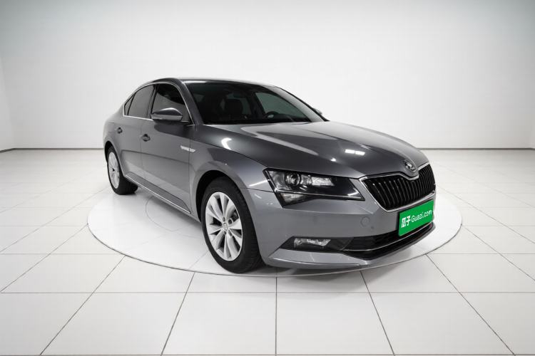 Used Skoda Superb 2016 TSI330 DSG Innovation Edition Exterior 2