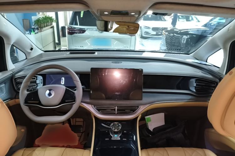 Used Denza D9 2022 DM-i 970 Four-Wheel Drive Flagship Model Center Console