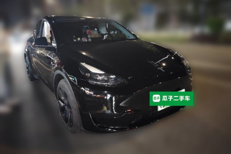 Used Tesla Model Y 2023 Rear-Wheel-Drive Version Front Right 45 Deg