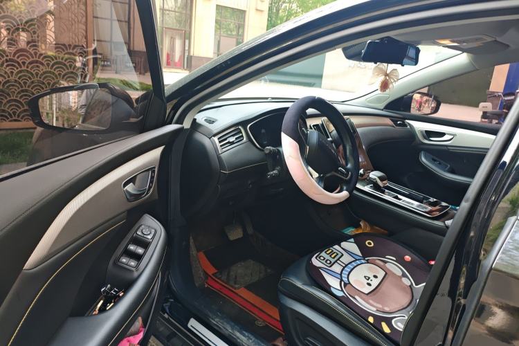 Used Roewe i6 MAX 2020 300TGI Automatic "Swell Cool Smart Drive" Edition Driver Seat