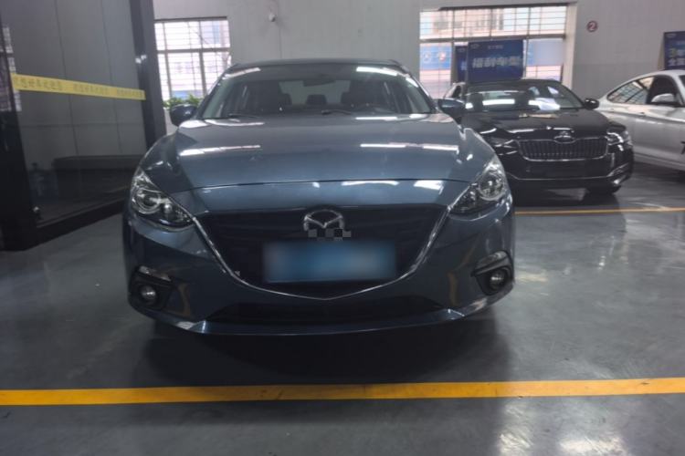 Used Mazda 3 Axela 2014 Sedan 1.5L Automatic Luxury Model
