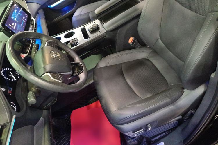 Used Toyota SIENNA 2023 2.5L Hybrid Deluxe Edition
