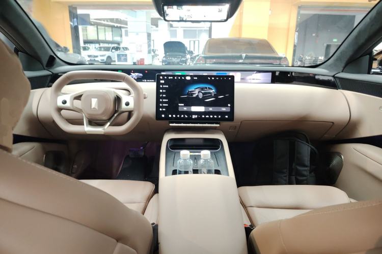 Used Avatr 12 2025 Ultra All-Electric Four-Wheel Drive Center Console