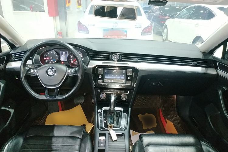 Used Volkswagen Magotan 2019 330TSI DSG Leading Edition China V Standard