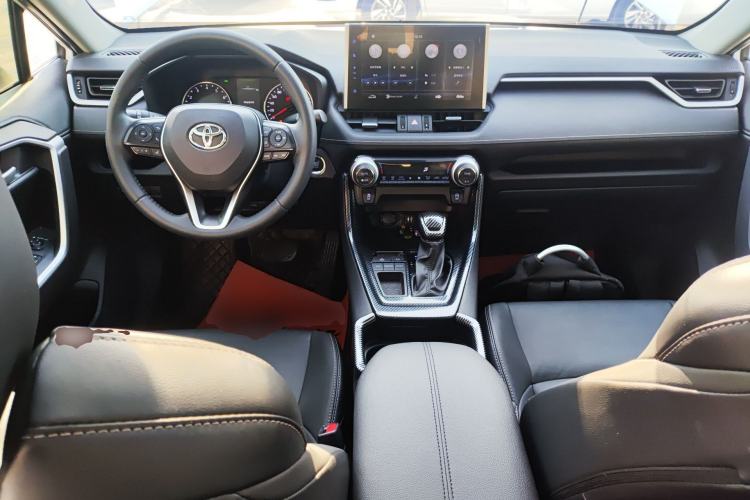 Used Toyota Wildlander 2022 2.0L CVT Two-Wheel Drive Luxury PLUS Edition Center Console