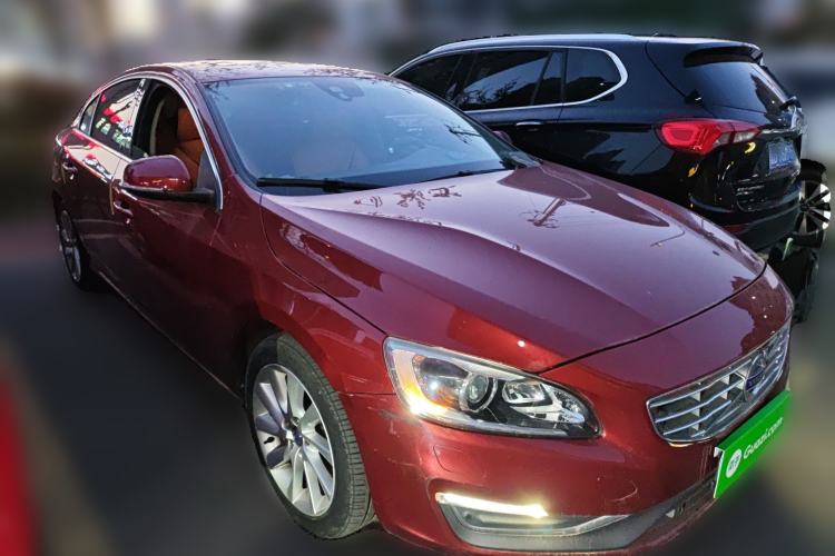 Used Volvo S60 2015 S60L 2.0T Zhiyuan Edition
