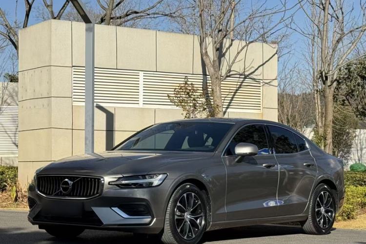 Used Volvo S60 2022 B4 Zhiyi Luxury Edition