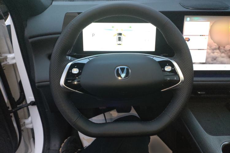 Used CHANGAN CS75 PLUS 2025 4th Generation 1.5T New Blue Whale Smart Flagship Version Steering Wheel