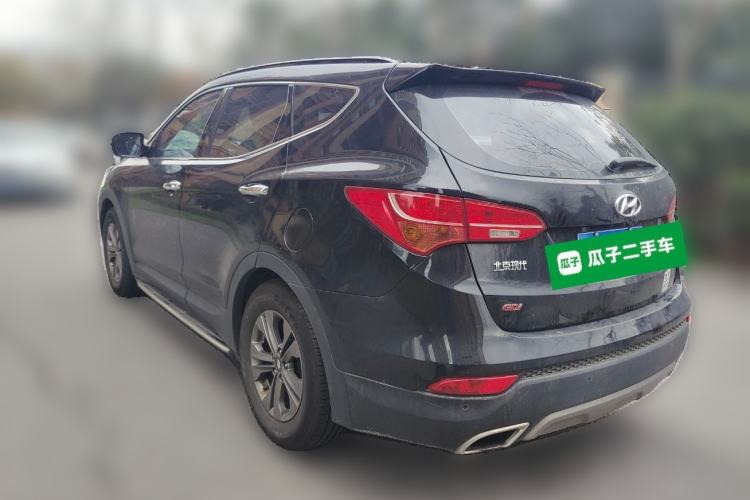 Used Hyundai Santa Fe 2015 2.4L Automatic Two-Wheel Drive Smart Version 5 Seats
