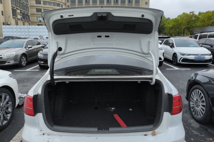 Used Volkswagen Sagitar 2015 1.6L Automatic Comfort Model Trunk