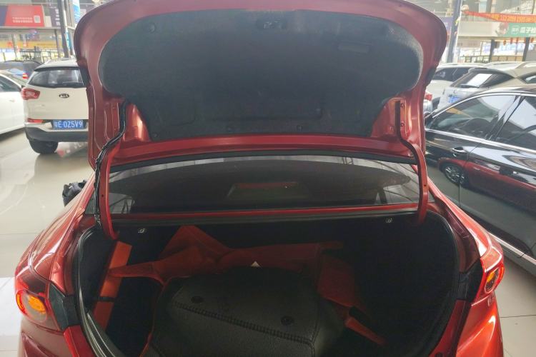 Used Mazda Mazda 3 Axela 2014 Sedan 1.5L Automatic Luxury Model
