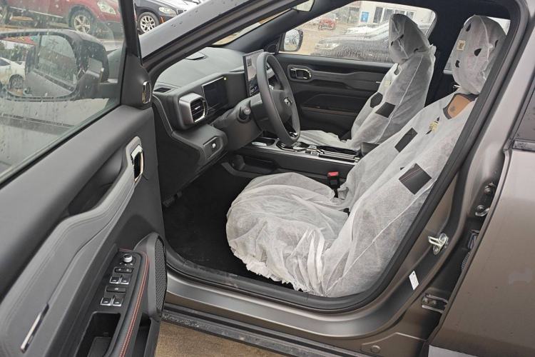 Used Geely Auto Cowboy 2025 1.5TD Trendy Play Edition Interior 3