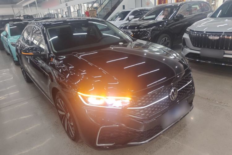 Used Volkswagen Passat 2022 330TSI Starry Luxury Edition
