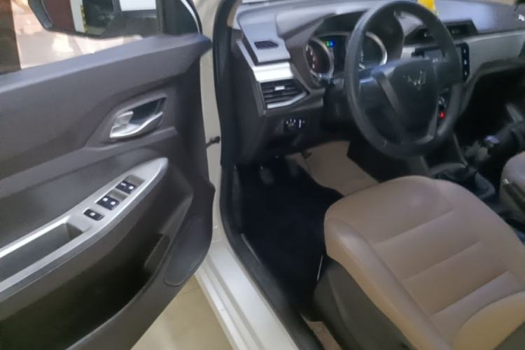 Used Wuling Hongguang 2018 1.5L S Comfort Model L2B
