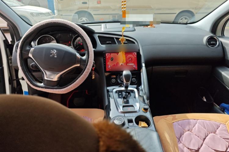 Used Peugeot 3008 2013 1.6THP Automatic Prestige Edition Center Console