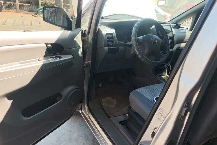 Used Dongfeng Shuaike 2013 Facelift 1.5L Manual Comfort 7-Seater China V Standard