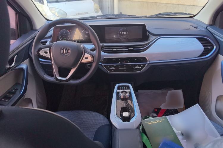 Used CHANGAN Benni E-Star 2022 Charming Edition Colorful Model Lithium Iron Phosphate Center Console