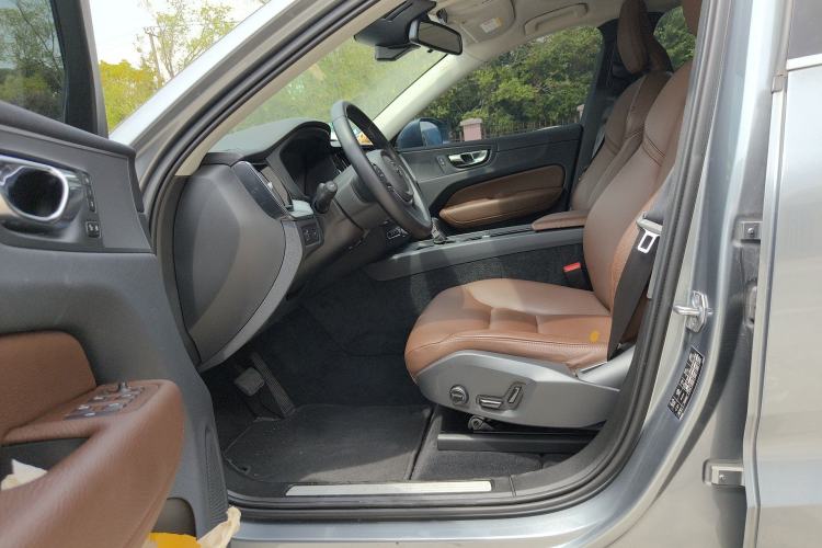 Used Volvo XC60 2019 T5 4x4 Smart Edition China VI Standard Left Front Seat