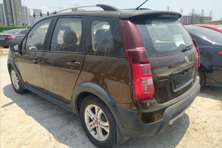 Used FORTHING Joyear XV 2015 1.6L CVT Comfort Model
