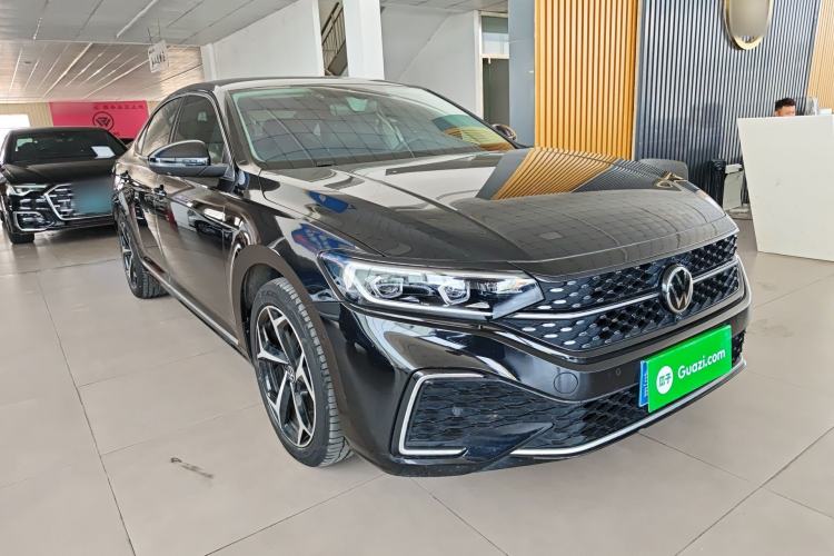 Used Volkswagen Passat 2024 380TSI Starry Dragon Edition
