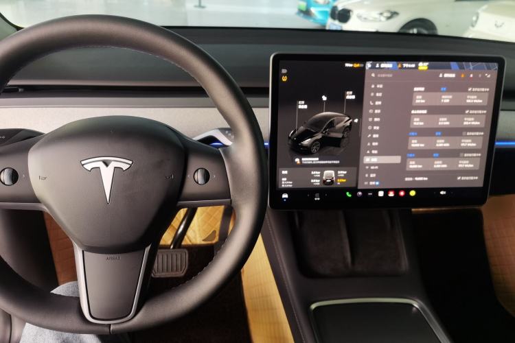 Used Tesla Model Y 2023 Rear-Wheel-Drive Version Center Console