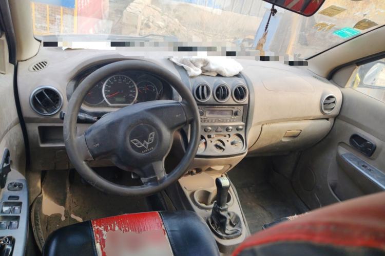 Used Wuling Hongguang 2010 1.4L Standard Version Center Console
