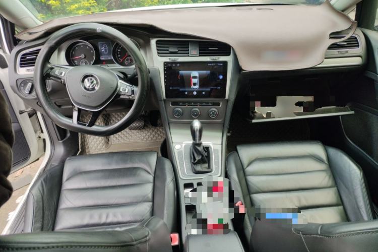 Used Volkswagen Golf 2014 1.4TSI Automatic Luxury Model Center Console