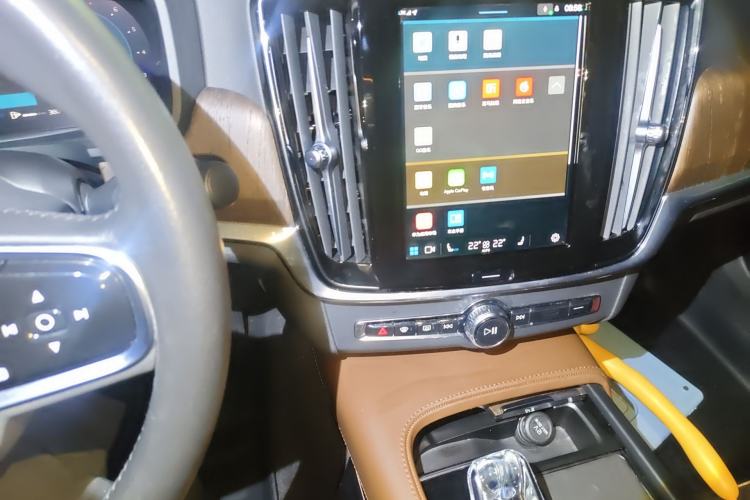 Used Volvo S90 2022 B5 Zhiya Luxury Edition Audio And AC Panel