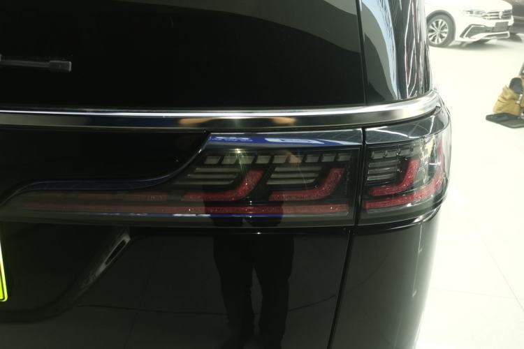 Used VOYAH Dream 2025 PHEV Four-Wheel-Drive Flagship Kunpeng Edition
