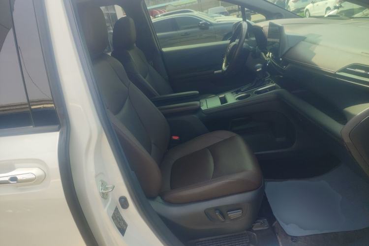Used Toyota SIENNA 2023 2.5L Hybrid Platinum Edition
