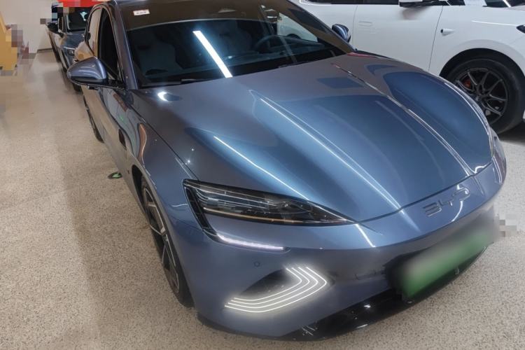 Used BYD Seal 2022 700 km Long-Range Rear-Wheel-Drive Version Front Right 45 Deg