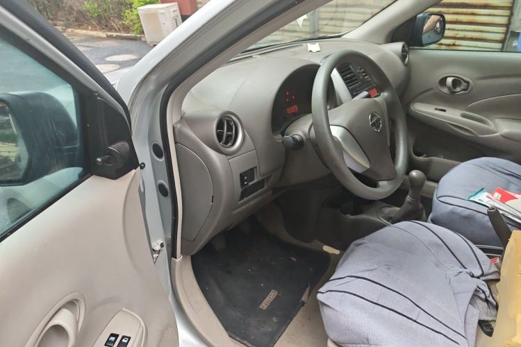 Used Nissan Sunny 2015 1.5XE Manual Comfort Edition Driver Seat