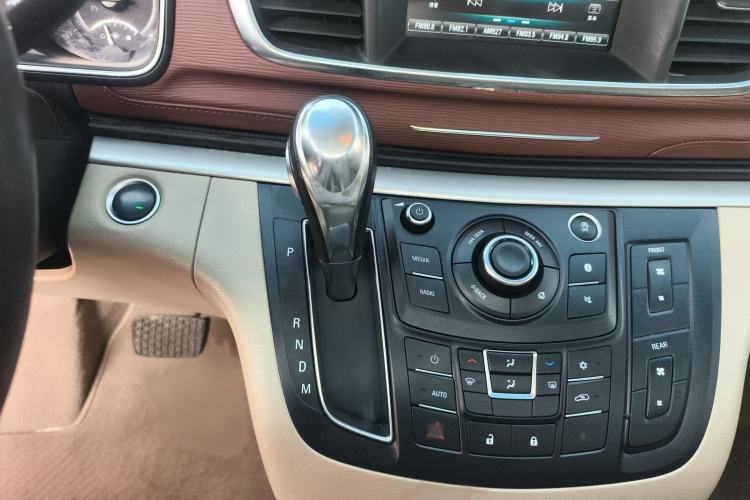 Used Buick GL8 2018 28T Luxury Model China VI Standard
