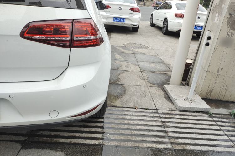 Used Volkswagen Golf 2017 230TSI Automatic Luxury Million-Vehicle Commemorative Edition