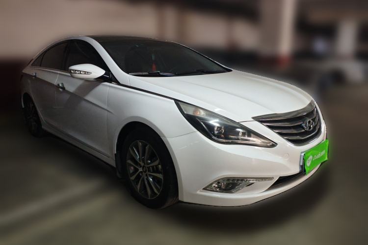 Used Hyundai Sonata 2013 2.0L Automatic Luxury Edition Front Right 45 Deg