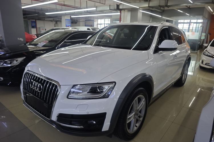 Used Audi Q5 2017 Plus 40 TFSI Technology Model