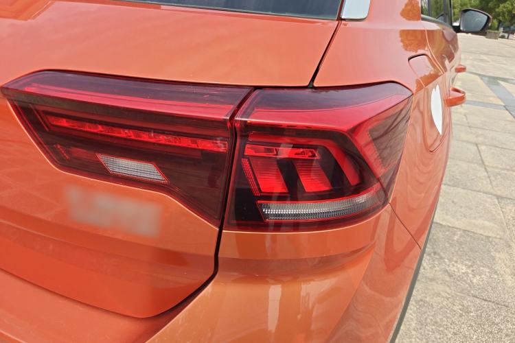 Used Volkswagen T-ROC 2019 280TSI DSG Two-Wheel Drive Comfort Version China VI Standard
