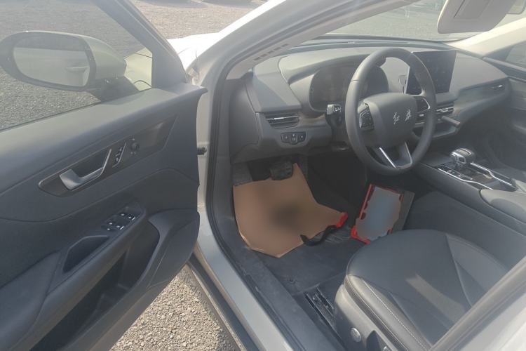 Used Hongqi E-QM5 2022 431 km Charge & Enjoy Edition Driver Seat