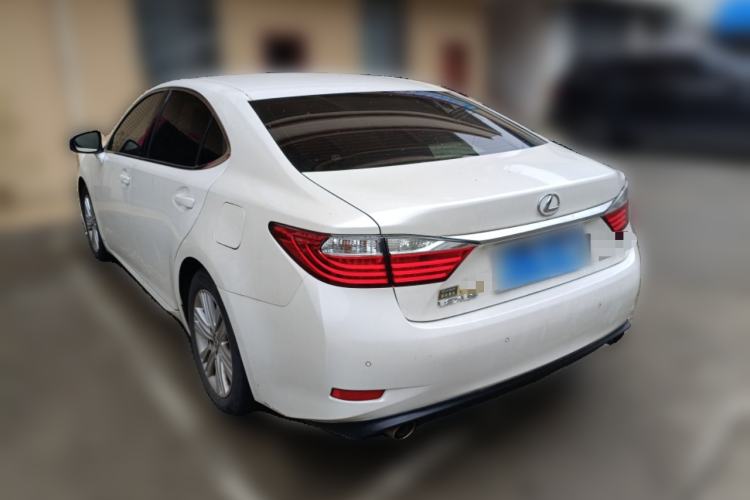 Used Lexus ES 2013 250 Elegant Edition Rear Left 45 Deg