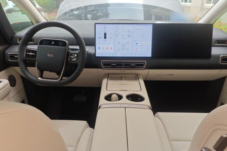 Used Li Auto MEGA 2025 Home Family Special Edition
