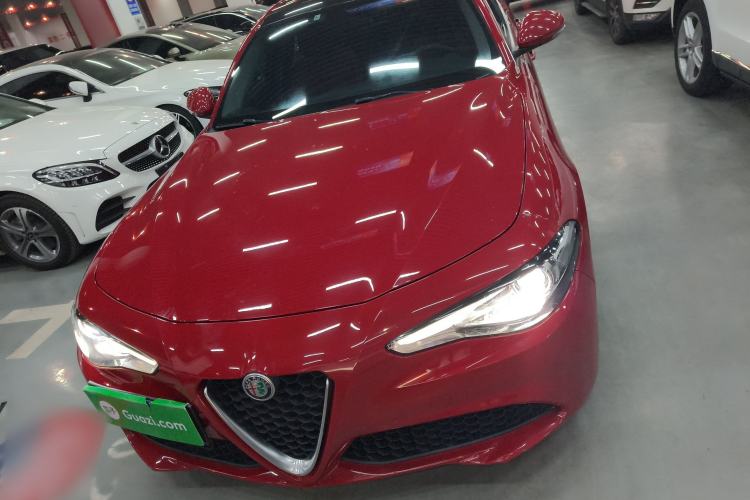 Used Alfa Romeo Giulia 2019 2.0T 280HP Luxury Edition
