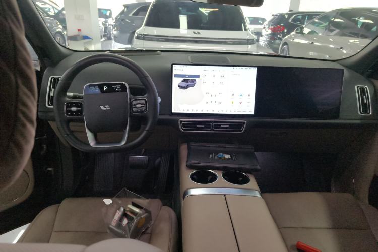 Used Li Auto L9 2025 Pro Smart Refreshed Edition
