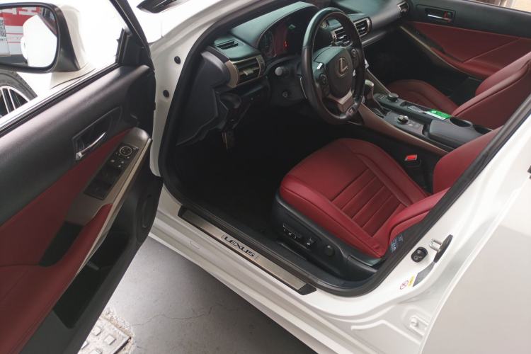 Used Lexus IS 2015 200t F SPORT